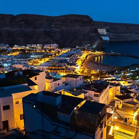 Mistral-20 Puerto De Mogan