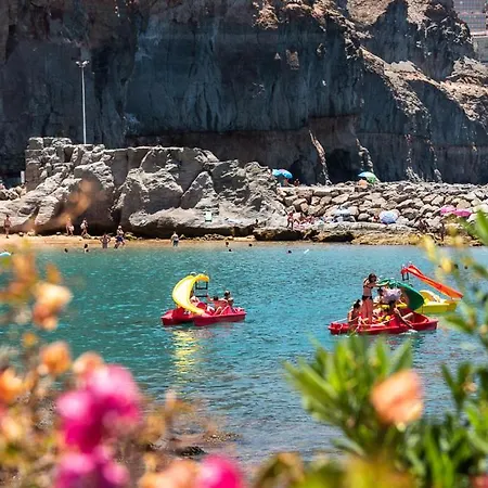 Mistral-20 * Puerto De Mogan